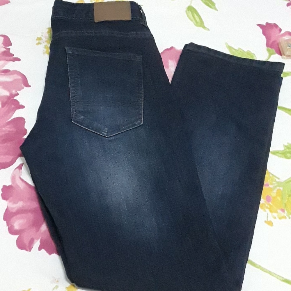 TOMMY HILFIGER BOYS DARK BLUE JEANS.